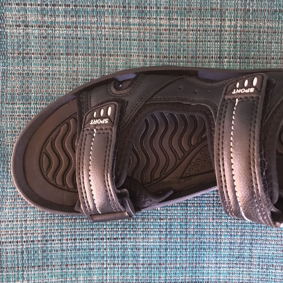 Sports  Athletic Walking Sandals for women. - Picture 4 of 6